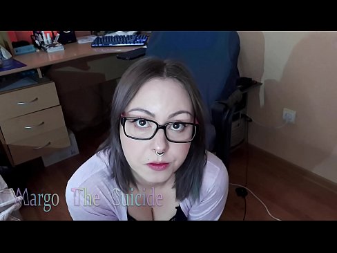 ❤️ Seksi djevojka s naočalama duboko siše dildo na kameri Porno video u pornografiji hr.sexogolic-info.ru ﹏