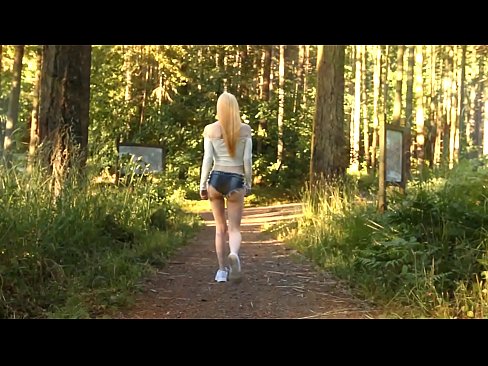 ❤️ Lijepa žena se kreće polako, a ne goli video Porno video u pornografiji hr.sexogolic-info.ru ﹏